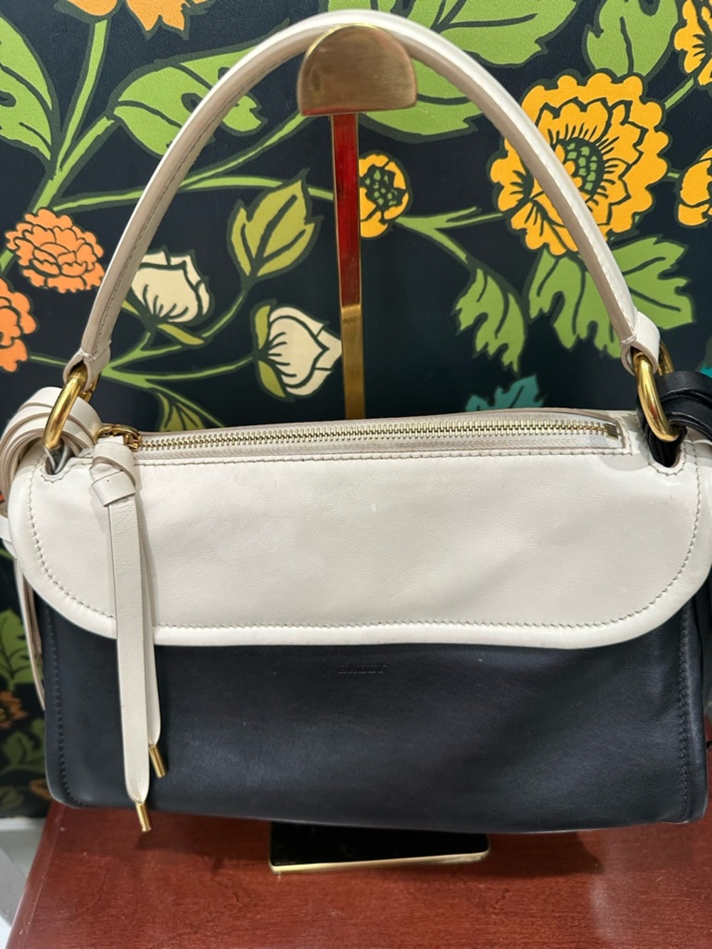 Bally Kyrah Black Ivory Leather Shoulder Bag Tassel Detail Top Handle Italy - Picture 7 of 13